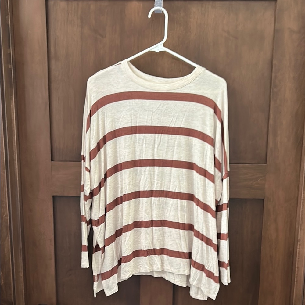Maurices 3/4 sleeve raglan top